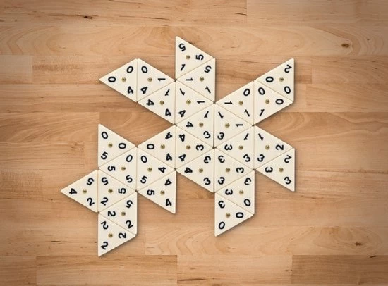 Goliath Triominos Deluxe - Bordspel 7 Goliath Triominos Deluxe - Bordspel - Afbeelding 5