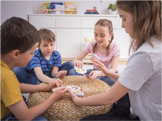 Hasbro Spellenbundel - 2 Stuks - Dobble Classic & Mens Erger Je Niet 6 Hasbro Spellenbundel - 2 Stuks - Dobble Classic & Mens Erger Je Niet - Afbeelding 4